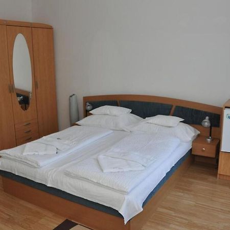 Silent Apartmanhaz Harkány Buitenkant foto