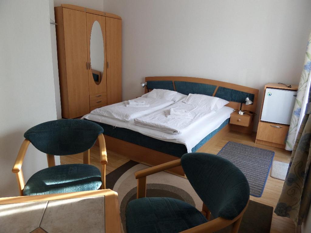 Silent Apartmanhaz Harkány Buitenkant foto