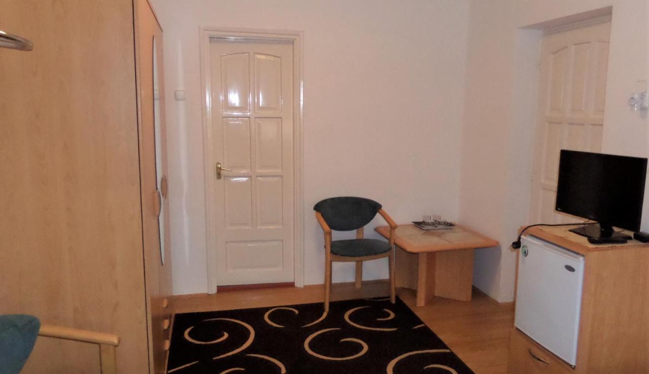 Silent Apartmanhaz Harkány Buitenkant foto