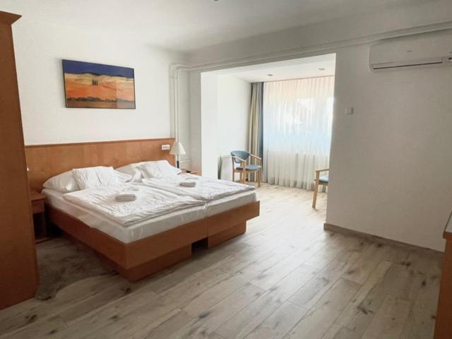 Silent Apartmanhaz Harkány Buitenkant foto